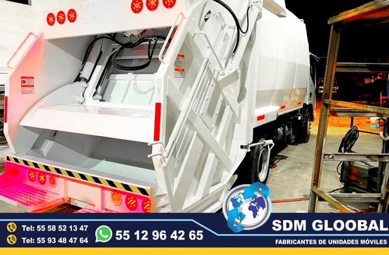 Fabricacion, Conversion, Venta y Equipamiento de Patrullas Pick Up, Fabricantes de Equipo y Accesorios Metalicos, Equipo Comunicacion, Luces auxiliares El equipamiento Pick-up es uno de los mas completos para patrulla, ya que cuenta con una gran variedad de accesorios metálicos, así como accesorios visual acústico. En cuestión de accesorios metálicos contamos con Tumbaburros, Roll Bar de 3 Arcos Tipo Com­­ando, Banca central con respaldo, Defensa Trasera Tipo Escalón. En la parte de accesorios visual acústico cuenta con Torreta, Sirena y Bocina, adicional mente se le puede agregar un Kit de Estrobos en faros Marca WHELEN, FEDERAL SIGNAL, EPCOM, somos fabricantes de patrullas.Somos una Empresa Mexicana líder en el Mercado con años de experiencia, especialistas en el Equipamiento de Patrullas Equipadas Cajas y Remolques Unidades Moviles Especiales de Seguridad, Rescate, Salvamento, Salud, Comunicacion, Higine, etc.,Somos fabribricantes directos, distribuidores en todo Mexico, comunicate y te atenderemos personalmente. contamos con las mejores marcas en el mecado